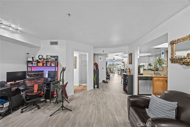 4755 Templeton St 2215, Los Angeles, CA 90032
