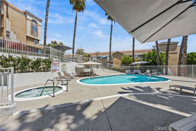 4755 Templeton St 2215, Los Angeles, CA 90032