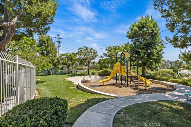 4755 Templeton St 2215, Los Angeles, CA 90032