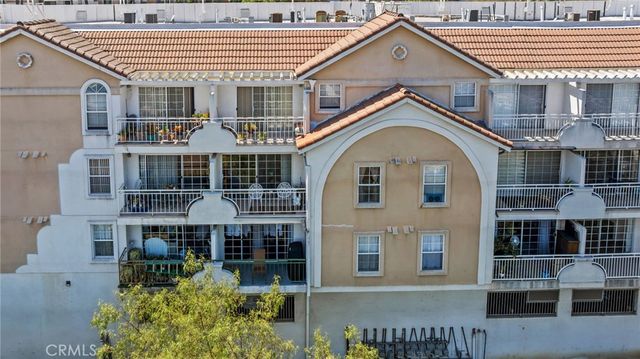 4755 Templeton St 2215, Los Angeles, CA 90032