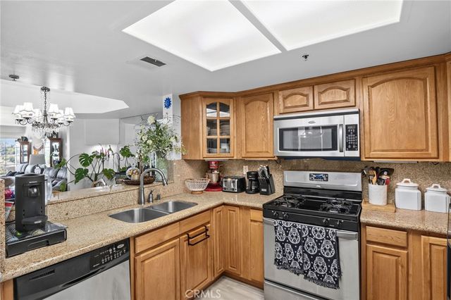 4755 Templeton St 2215, Los Angeles, CA 90032