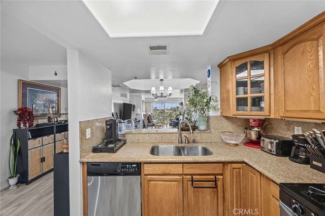 4755 Templeton St 2215, Los Angeles, CA 90032