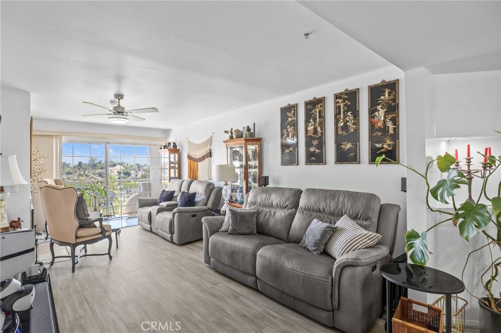 4755 Templeton St 2215, Los Angeles, CA 90032