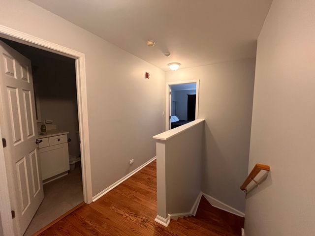 610 Lakeridge Court, Naperville, IL 60563