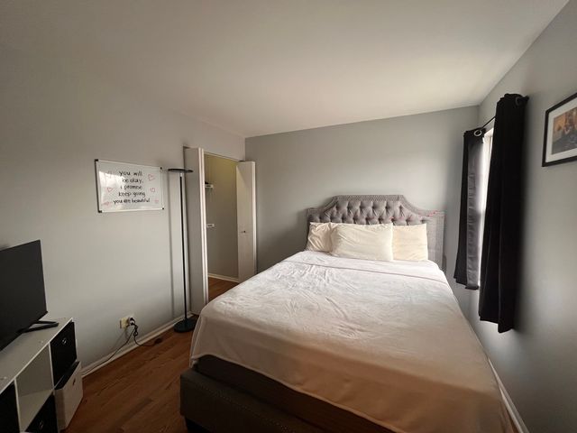 610 Lakeridge Court, Naperville, IL 60563