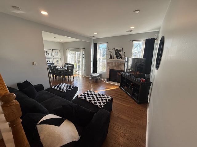 610 Lakeridge Court, Naperville, IL 60563