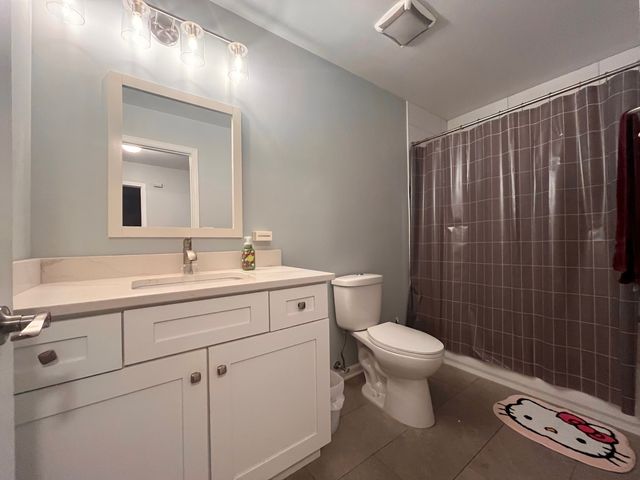 610 Lakeridge Court, Naperville, IL 60563