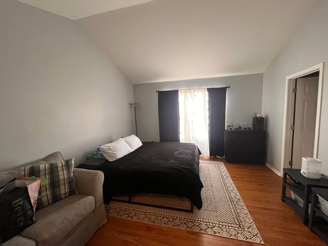 610 Lakeridge Court, Naperville, IL 60563