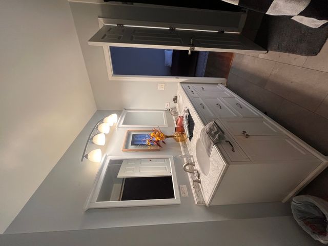 610 Lakeridge Court, Naperville, IL 60563