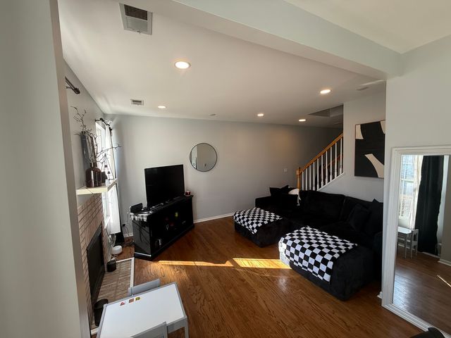 610 Lakeridge Court, Naperville, IL 60563