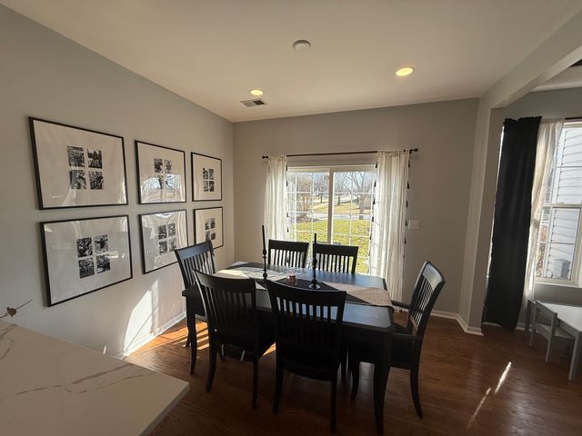 610 Lakeridge Court, Naperville, IL 60563