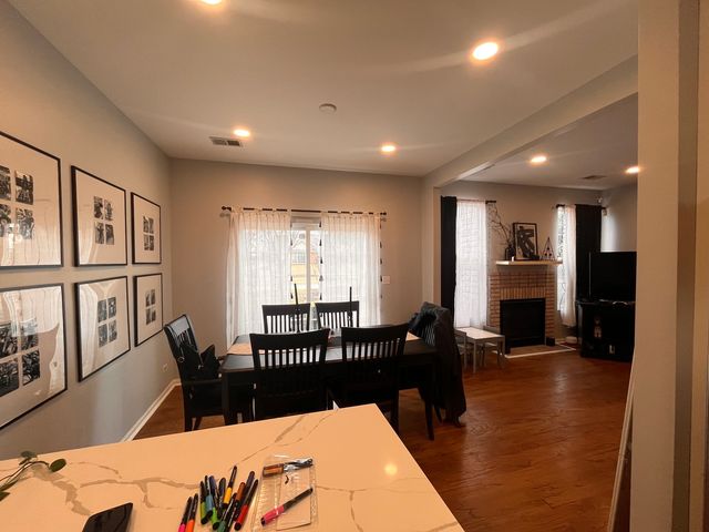 610 Lakeridge Court, Naperville, IL 60563