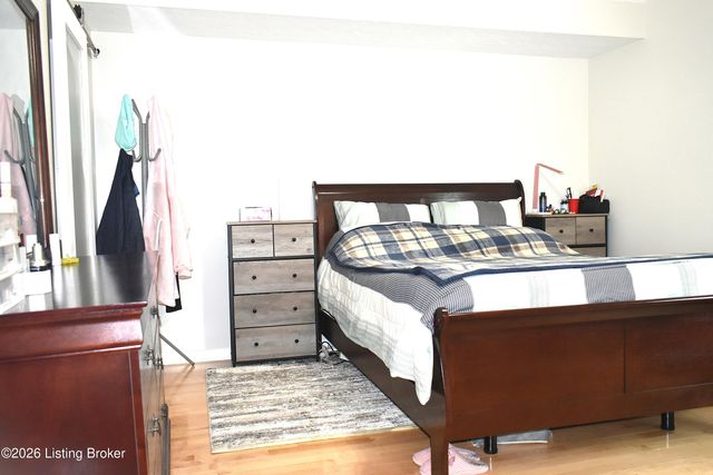 10408 Vantage Rd, Louisville, KY 40299