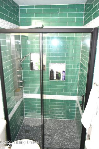 10408 Vantage Rd, Louisville, KY 40299