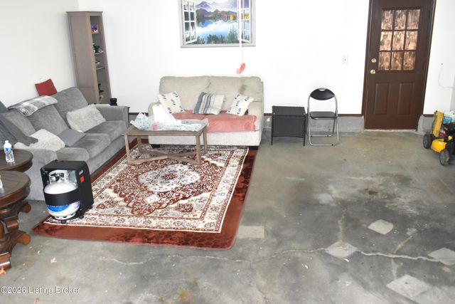 10408 Vantage Rd, Louisville, KY 40299