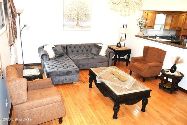 10408 Vantage Rd, Louisville, KY 40299