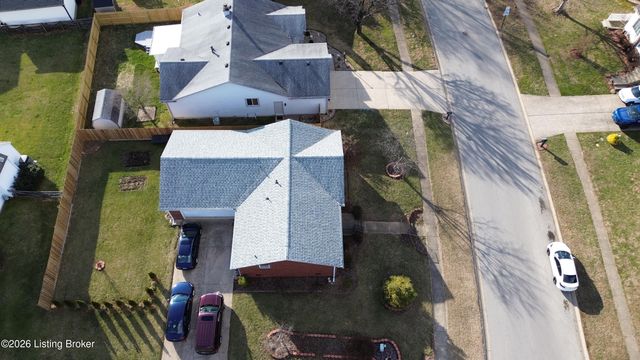 10408 Vantage Rd, Louisville, KY 40299