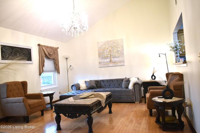 10408 Vantage Rd, Louisville, KY 40299