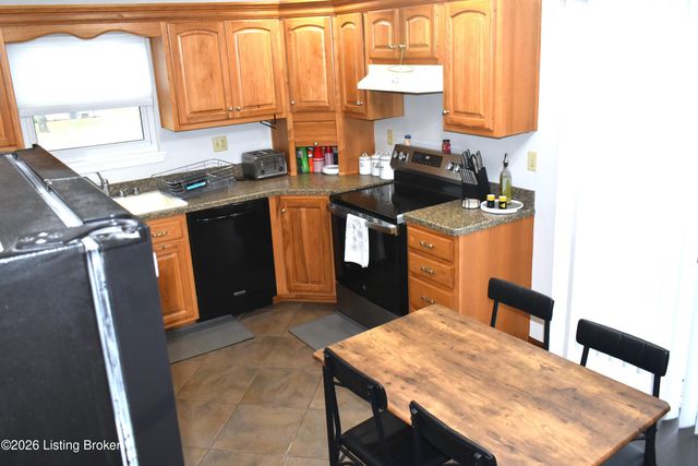 10408 Vantage Rd, Louisville, KY 40299