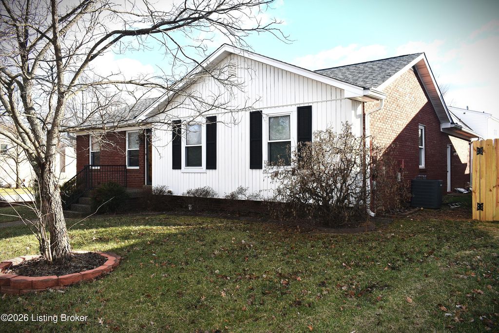 10408 Vantage Rd, Louisville, KY 40299