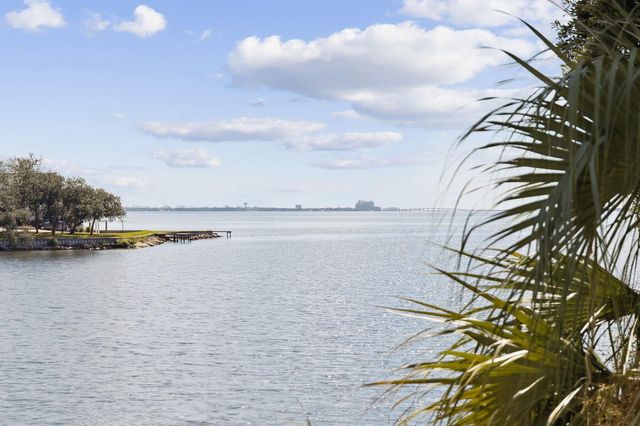 777 Boulevard Of The Champions, Shalimar, FL 32579