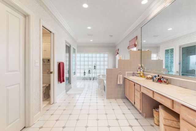 777 Boulevard Of The Champions, Shalimar, FL 32579