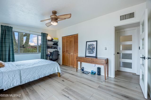 2402 W Wagon Wheel Drive, Tucson, AZ 85745