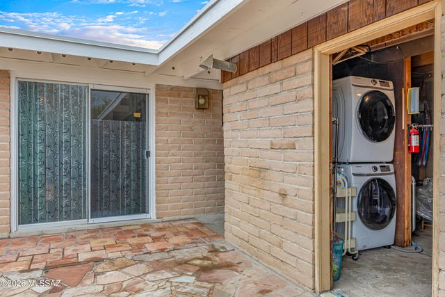 2402 W Wagon Wheel Drive, Tucson, AZ 85745