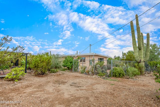 2402 W Wagon Wheel Drive, Tucson, AZ 85745