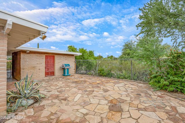 2402 W Wagon Wheel Drive, Tucson, AZ 85745