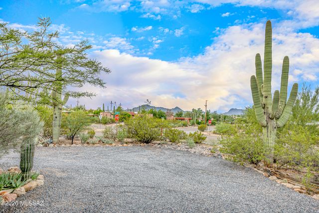 2402 W Wagon Wheel Drive, Tucson, AZ 85745
