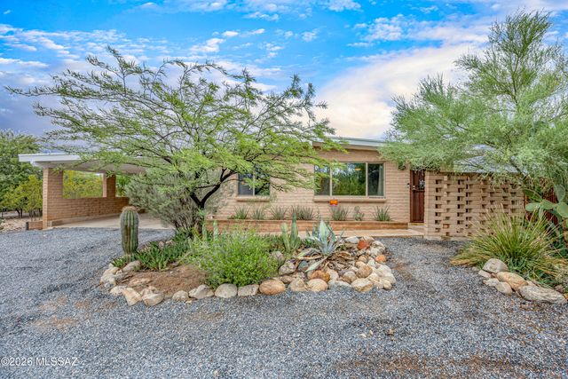 2402 W Wagon Wheel Drive, Tucson, AZ 85745