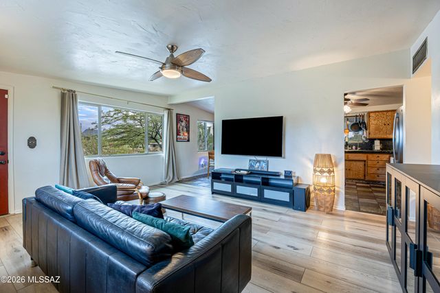 2402 W Wagon Wheel Drive, Tucson, AZ 85745