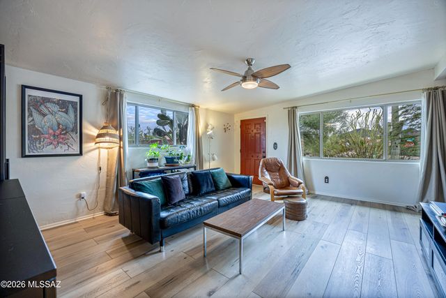 2402 W Wagon Wheel Drive, Tucson, AZ 85745
