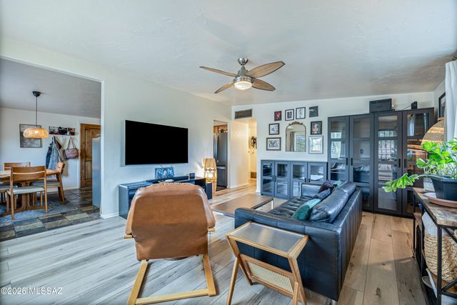 2402 W Wagon Wheel Drive, Tucson, AZ 85745