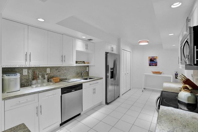 1121 Crandon Blvd E604, Key Biscayne, FL 33149