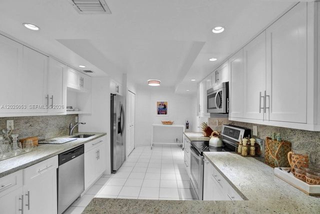 1121 Crandon Blvd E604, Key Biscayne, FL 33149