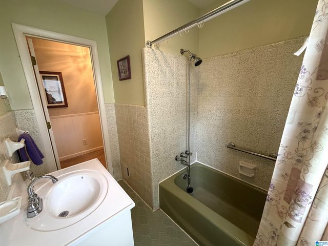 102 11TH STREET S, Bessemer, AL 35020