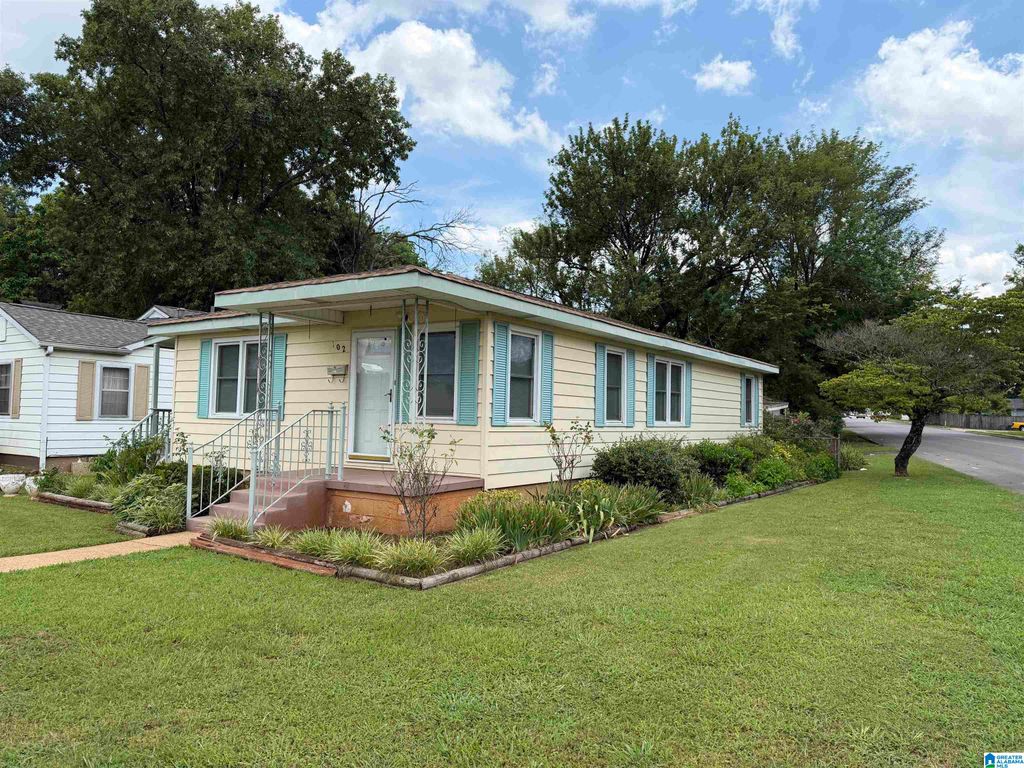 102 11TH STREET S, Bessemer, AL 35020