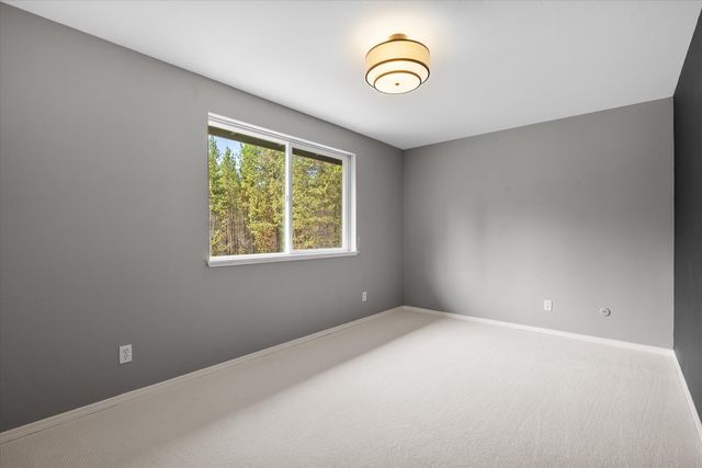 16465 White Buck Avenue, La Pine, OR 97739