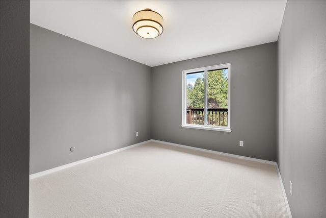 16465 White Buck Avenue, La Pine, OR 97739
