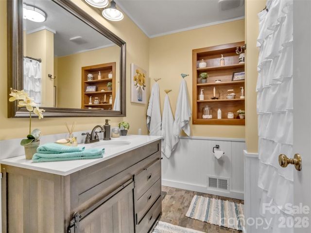 221 Moody Farm Road, Maggie Valley, NC 28751