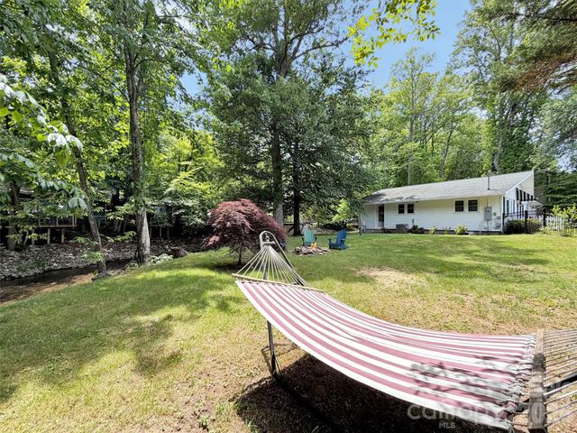 221 Moody Farm Road, Maggie Valley, NC 28751