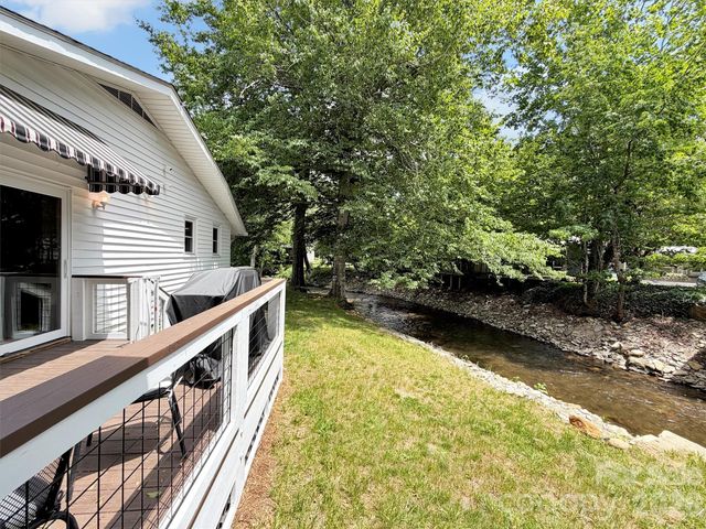 221 Moody Farm Road, Maggie Valley, NC 28751