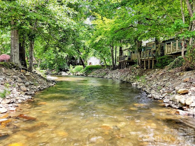 221 Moody Farm Road, Maggie Valley, NC 28751