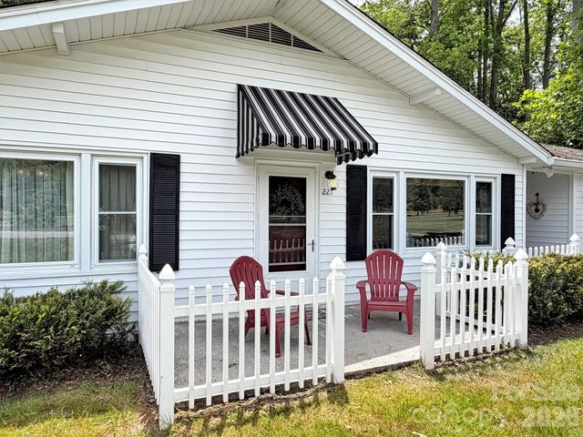 221 Moody Farm Road, Maggie Valley, NC 28751