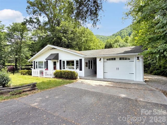221 Moody Farm Road, Maggie Valley, NC 28751