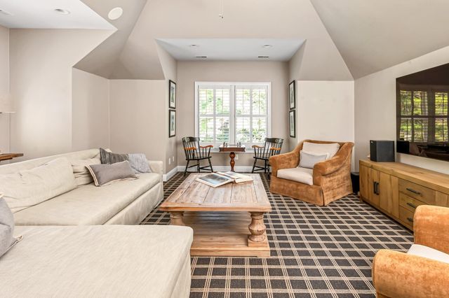 704 Millstone Ln, Nashville, TN 37205