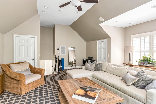 704 Millstone Ln, Nashville, TN 37205