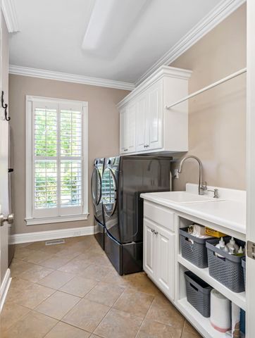704 Millstone Ln, Nashville, TN 37205